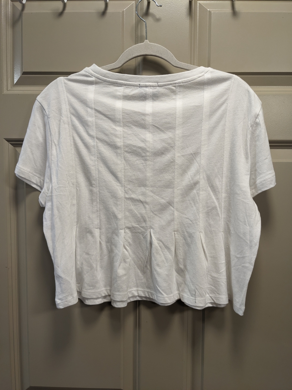 Scoop White Pleated Short Sleeve Crop Top- Size XS (0-2) - Picture 6 of 10